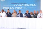 El general Juan Manuel Méndez García junto a otras autoridades durante el lanzamiento del operativo