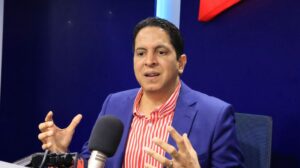El infectologo Héctor Balcácer