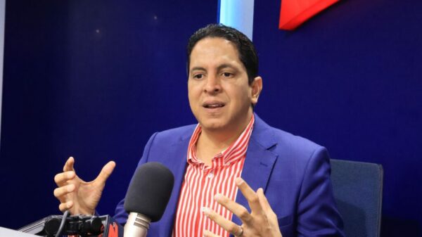 El infectologo Héctor Balcácer