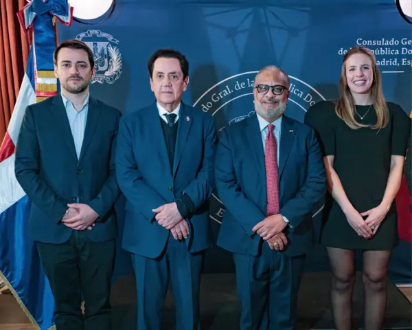 Encuentro con empresarios en consulado dominicano en Madrid