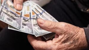 Estafa a adultos mayores