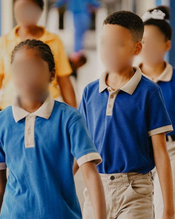 Estudiantes en escuela pública