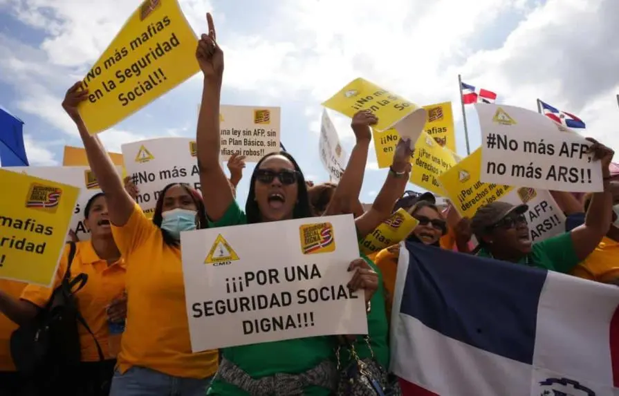 Coalición denuncia que reforma de Seguridad Social elevaría cotizaciones y edad de retiro