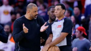 Ime Udoka criticó el trabajo de los árbitros del juego entre Rockets y Nuggets por lo que fue multado