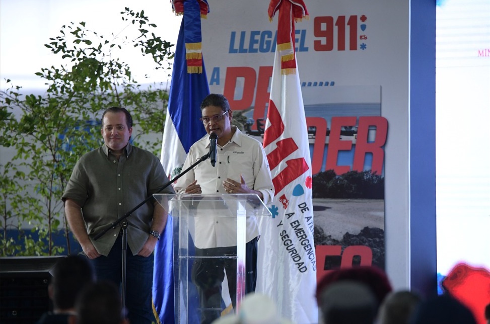 Juan Manuel Méndez, director de la DAEH, junto al ministro José Ignacio Paliza.