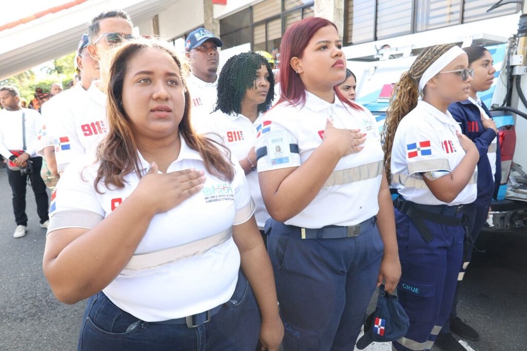 Miembros del Sistema Nacional de Emergencias 911