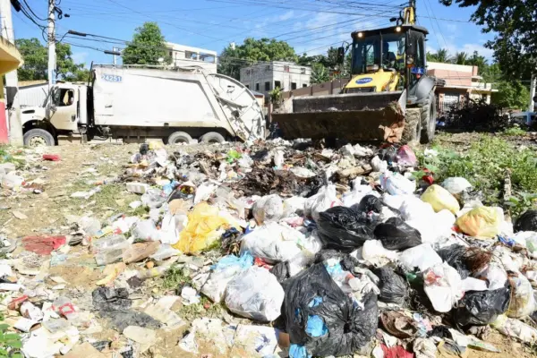 Recolectores de basura de la Caasd