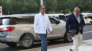 Santiago Hazim y abogado Miguel Valerio.