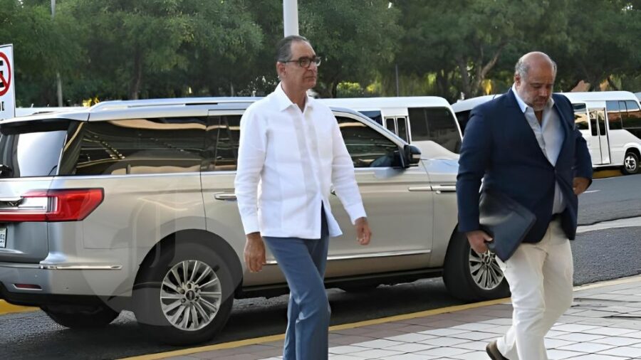 Santiago Hazim y abogado Miguel Valerio.