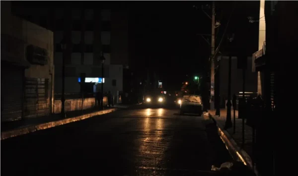 Sector-de-la-capital-sin-energia-electrica-durante-la-noche.jpg