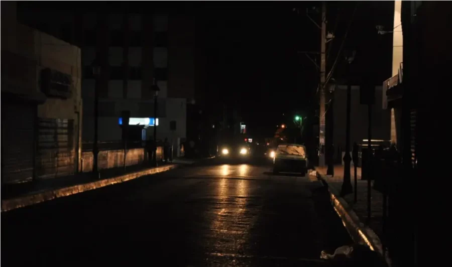 Sector-de-la-capital-sin-energia-electrica-durante-la-noche.jpg