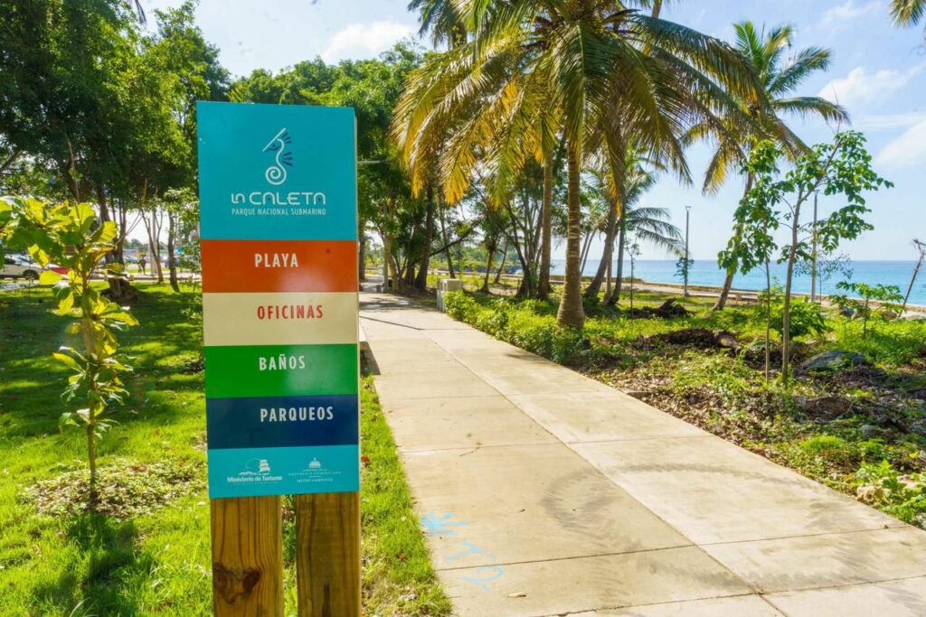 Boca Chica-Abinader-parque