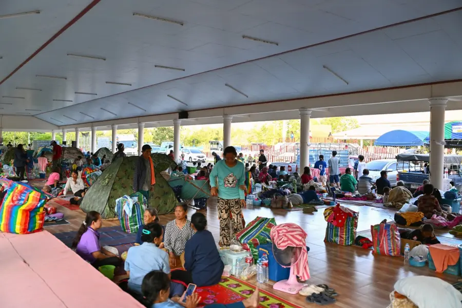 Villagers evacuate following Thai and Cambodian troops clashes over the border dispute