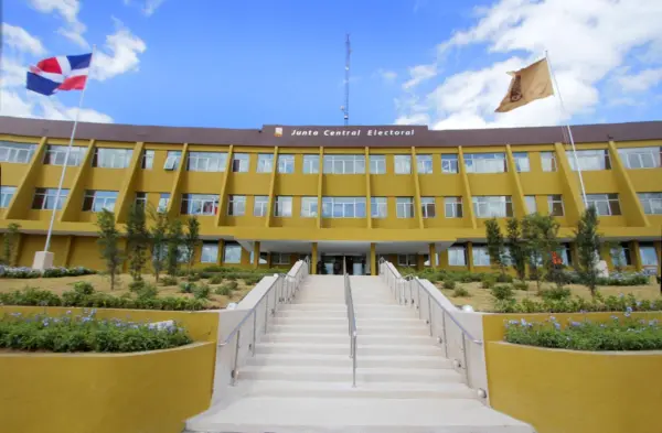 Fachada de la JCE