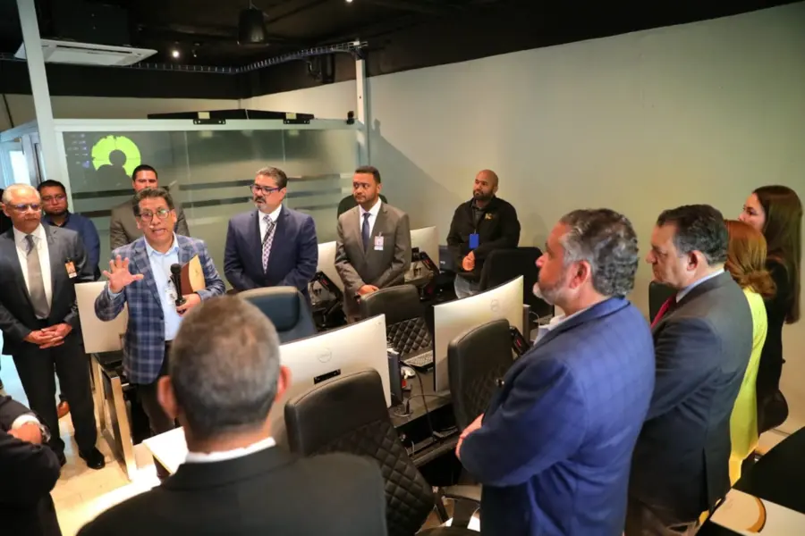 la JCE en un acto ceremonial para generar las llaves de la nueva cédula