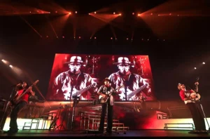 Integrantes de la banda colombiana Morat se presentan como parte de su gira 'Asuntos Pendientes', en San Juan (Puerto Rico).