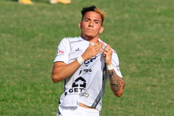 Edarlyn Reyes genera gran interés sobre varios equipos de fútbol.