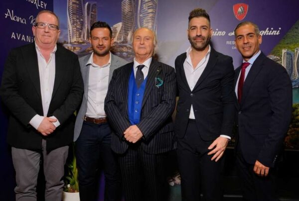 Tonino Lamborghini junto a los promotores de proyectos.