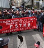 Marcha callejera en La Paz de los obreros bolivianos.