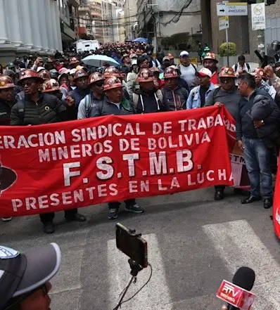 Marcha callejera en La Paz de los obreros bolivianos.