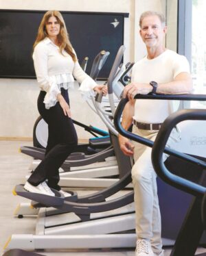 Noris Rodríguez y Anthony Bernal entrenan todos los días  y conversan con los usuarios en las instalaciones.  Alexis Monegro