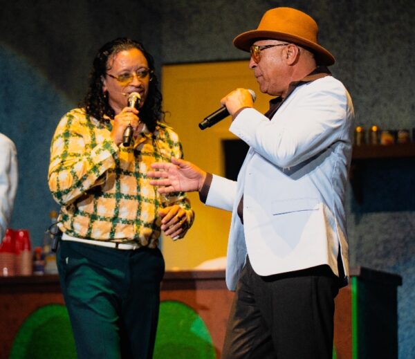 Elvis Crespo y Víctor Roque durante el concierto.