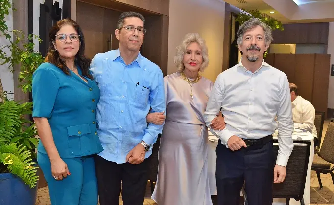 Audry Pérez, Manuel Olivero, Isabel Auffant y Giovanni Báez Auffant.