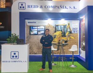 Stalin Pérez Muñoz, gerente de Negocios de Ventas de Equipos.