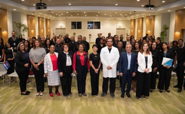 El equipo médico de Cedimat junto a los capacitados.