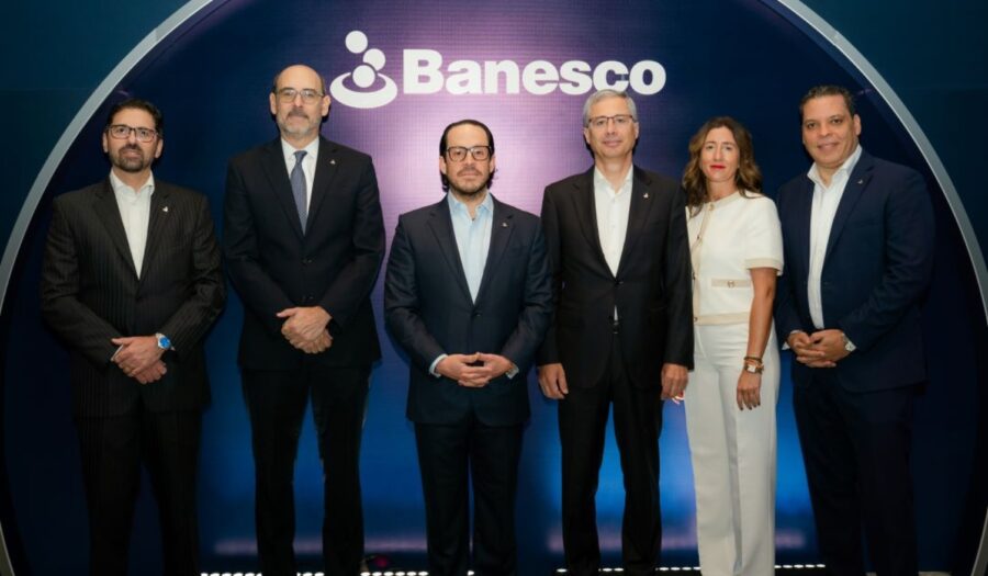 Alejandro Pilar, Roberto Despradel, Carlos Alberto Escotet, Juan Carlos Carneiro, Lorena Vázquez y Obdulio Fermín.