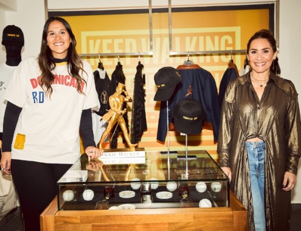 María Teresa González Ricardo  y Karina Cortorreal.