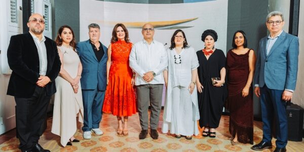 Delegación conoce la obra de Iván Tovar en recepción encabezada por Héctor José Rizek.