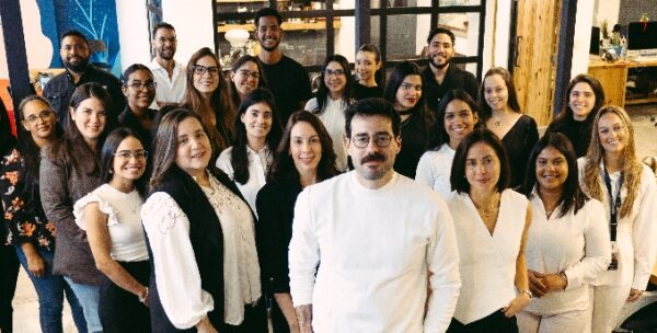 Maeno Gómez Casanova destaca que el premio  demuestra   una cultura clara de servicio.