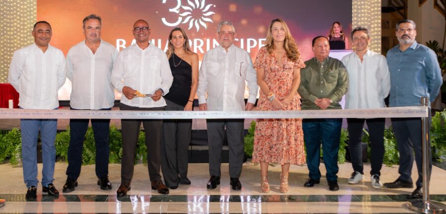 Ramón A. Ramírez, Ignacio Subías, Samuel Andújar, Lydia Piñero, Roberto Henríquez, Encarna Piñero, Manuel Ramírez, Juan Mateo y Luis González.