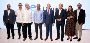 Edy Jiménez, Gustavo García, Félix García, Joel Santos, Edwin de los Santos, José Florentino, Giselle Leger y Martín Navarro.