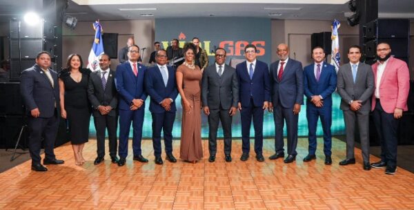 Riubell Montes de Oca, presidente de ACOSDE, encabeza su  cena encuentro.