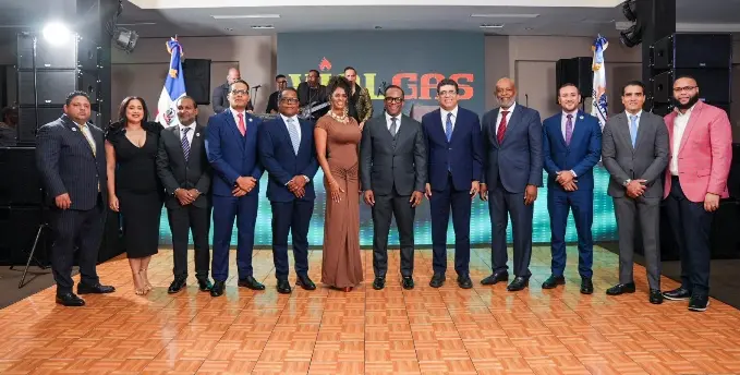 Riubell Montes de Oca, presidente de ACOSDE, encabeza su  cena encuentro.