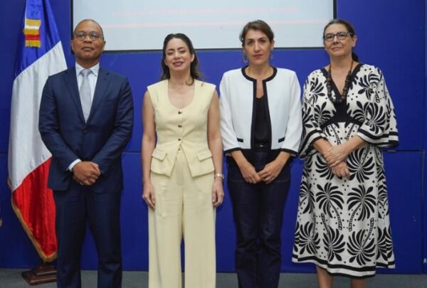 Melvin Asin, Gloria Reyes, Emilie Daniel Garcia y Brigitte Veyne.