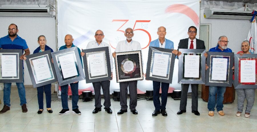 Los reconocimientos entregados por Fundación Solidaridad.