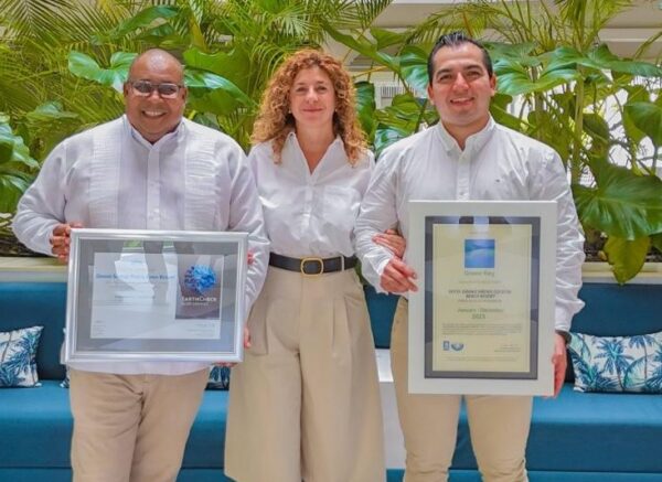 Pedro Doñé, Vanessa Costa y Carlos Batani.