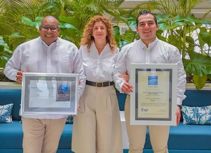 Pedro Doñé, Vanessa Costa y Carlos Batani.