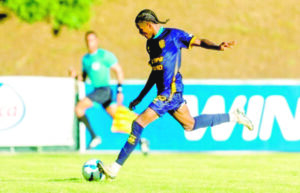 Carlos Sarante es un atacante con muchas armas y buen manejo para llegar al gol .  archivo