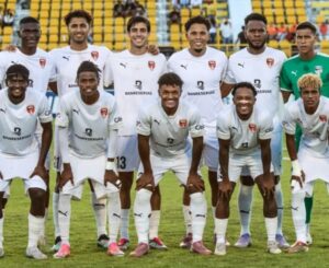 Integrantes del onceno Moca FC, que se impuso al Cibao FC.