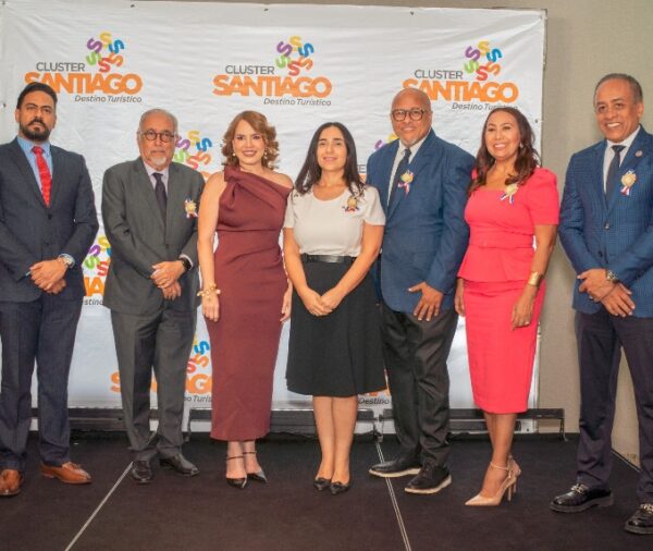 Johamil Sánchez, Luis F. Rodríguez, Brenda Sánchez, Kenia Rodríguez, Luciano Aybar, Yomaris Gómez y Germán Ulises Polanco.
