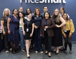 Representantes del programa  “Mujeres con Propósito”.