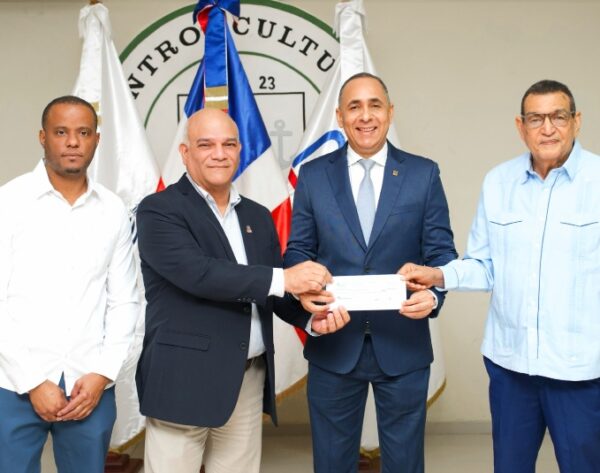 Okaly Cruz, Eduardo Báez, Nelson Arroyo y José L. Ramírez.