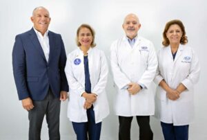 José Vicente Ruiz,  Luisa González de Bogaert, Víctor Pou y Emma Guzmán.