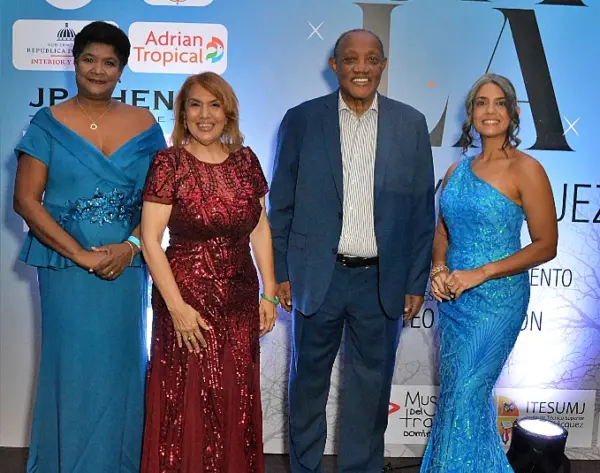 Amelia de León, Vicky Jácquez, Mateo Morrison y Arvi Mármol.