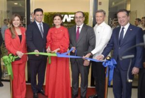 Carolina Mejía, Daniel Cabrales, Raquel Peña, Sergio Díaz Granados,  Roberto Álvarez e Ito Bisonó.