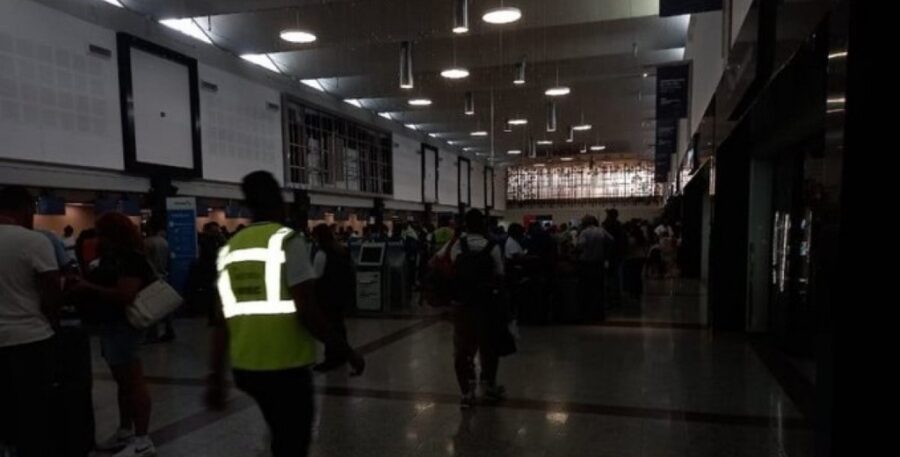 En la AILA se produjo un apagón que se afectó las operaciones normales por  nueve horas y AERODOM fue multada.